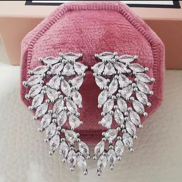 New! Wings Statement Ring - Picture 2 of 5